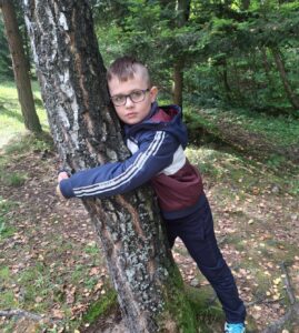 Przytul się do drzewa