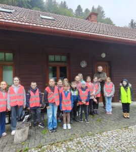 Lekcja w leśniczówce